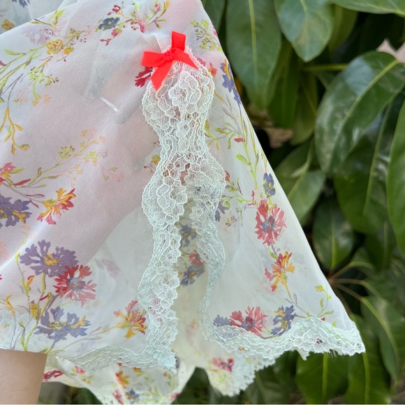 Y2K Victoria’s Secret floral sheer light green sheer  slip! - Picture 5 of 8